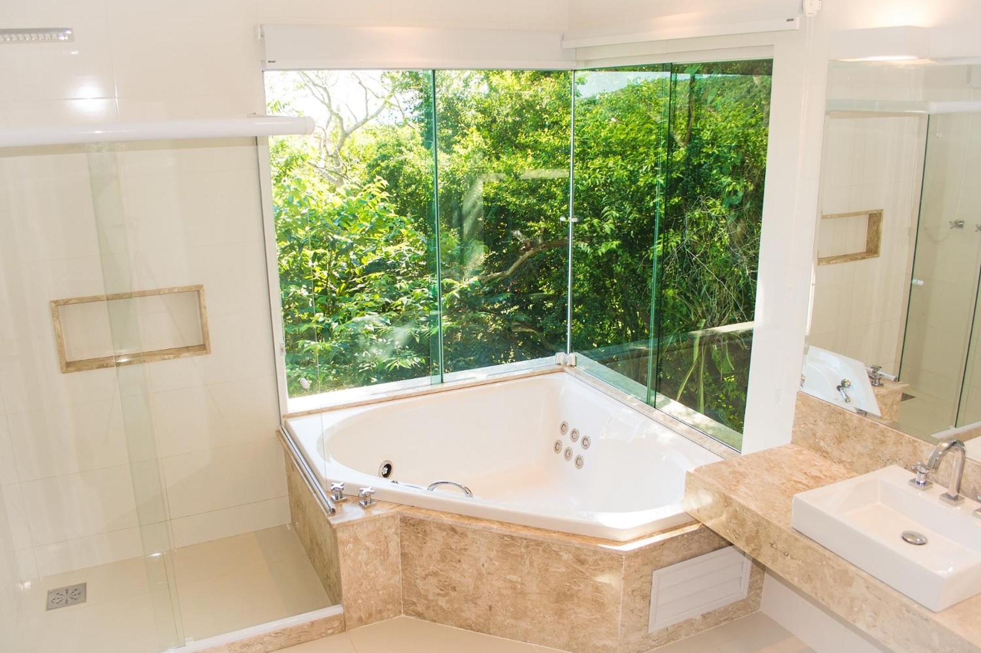 Suite Hot Tub